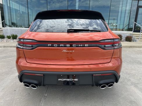 New 2025 Porsche Macan image 6