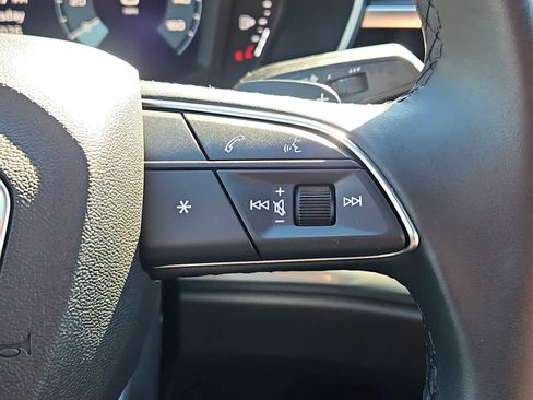 Used 2025 Audi Q3 2.0T Premium w/ Convenience Package image 21