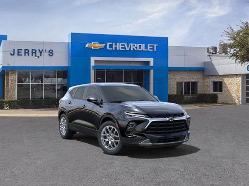 New 2025 Chevrolet Blazer LT w/ LPO, Black Grille Bar Package image 25