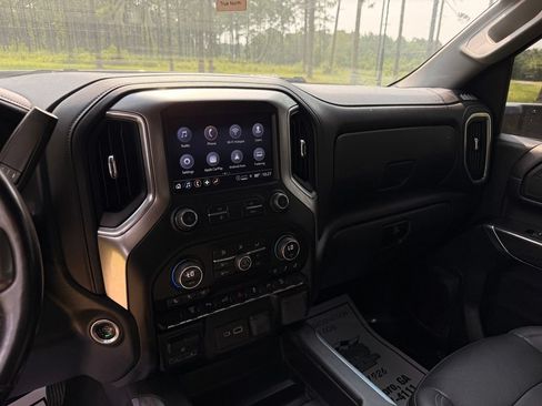 Used 2021 Chevrolet Silverado 2500 LTZ w/ LTZ Plus Package AWD/4WD image 15
