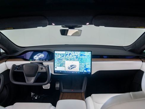 Used 2022 Tesla Model S image 15