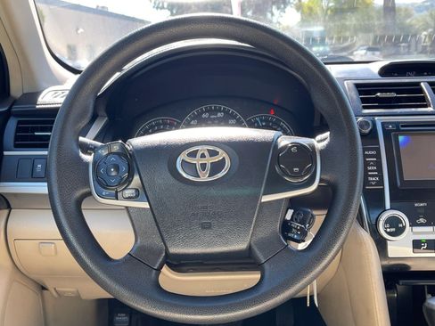 Used 2013 Toyota Camry LE image 16