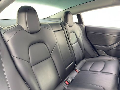 Used 2022 Tesla Model 3 image 38
