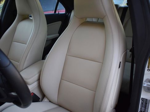 Used 2015 Mercedes-Benz CLA 250 image 35