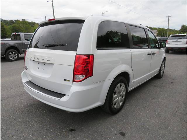 Used 2019 Dodge Grand Caravan SE FWD image 2