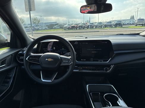 Used 2025 Chevrolet Equinox LT image 20