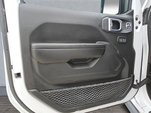 Certified 2021 Jeep Wrangler Unlimited Rubicon 4xe w/ Cold Weather Group image 17