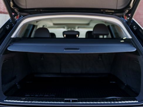 Certified 2023 Audi e-tron Premium Plus w/ Premium Plus Package image 28