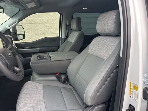 Used 2024 Ford F250 XLT w/ XLT Premium Package image 13