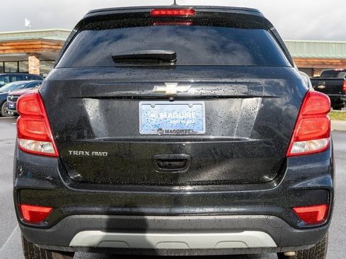 Used 2022 Chevrolet Trax LT w/ LT Convenience Package image 7