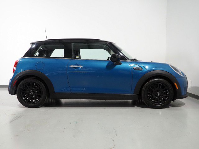Used 2024 MINI Cooper 2-Door Hardtop FWD image 5