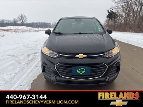 Certified 2022 Chevrolet Trax LS w/ Tint and Cruise Package image 13