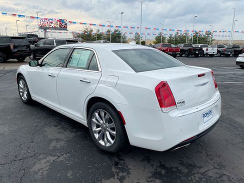 Used 2019 Chrysler 300 Limited w/ Safetytec Plus Group image 3
