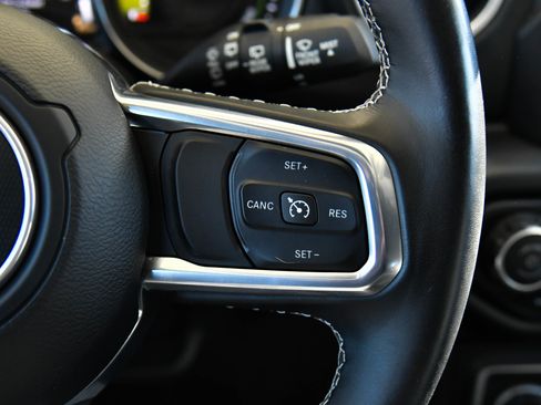 Used 2023 Jeep Wrangler Sahara w/ Cold Weather Group image 33