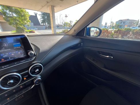 Used 2025 Nissan Sentra SV image 33