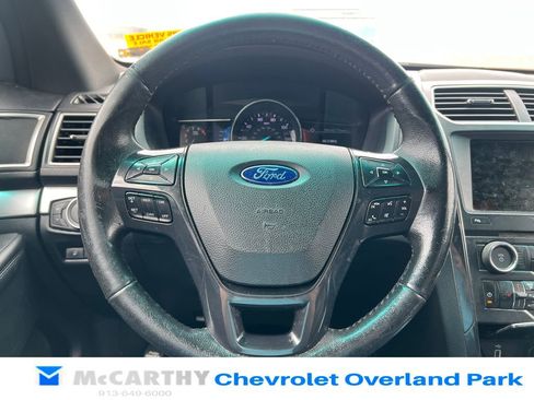 Used 2017 Ford Explorer XLT w/ Equipment Group 202A FWD image 11