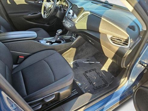 Used 2024 Chevrolet Malibu LT image 19