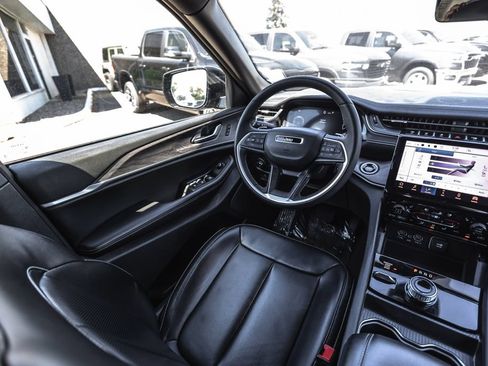 Used 2024 Jeep Grand Cherokee L Limited w/ Luxury Tech Group II AWD/4WD image 19