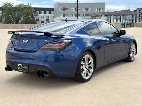 Used 2014 Hyundai Genesis 3.8 RWD image 8