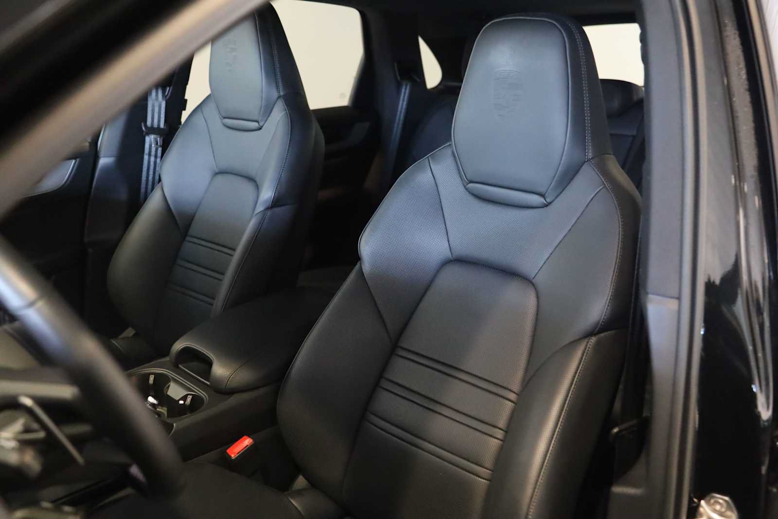Used 2026 Porsche Cayenne AWD/4WD image 5