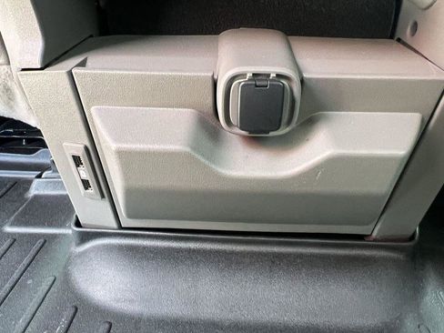 Used 2020 Ford F150 Lariat image 11