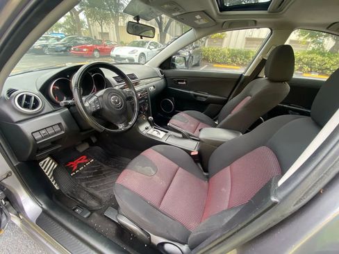 Used 2005 MAZDA MAZDA3 s w/ Moonroof & 6-CD Pkg image 16