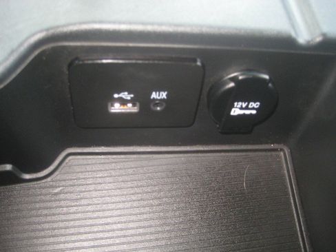 Used 2014 RAM 1500 Express image 17