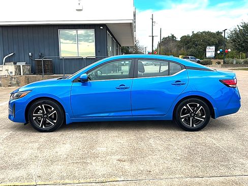 Certified 2025 Nissan Sentra SV image 5