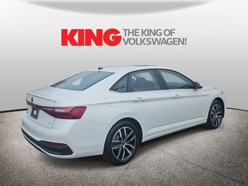 New 2026 Volkswagen Jetta SE image 3