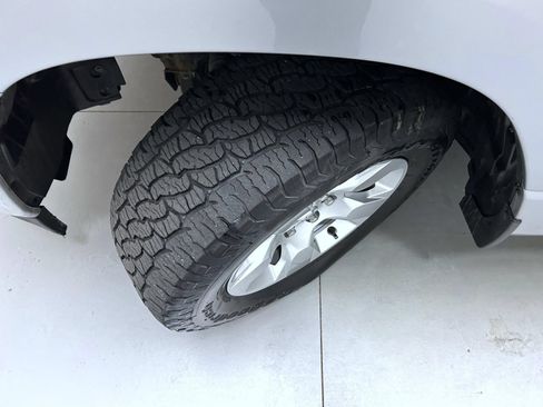 Used 2019 RAM 1500 Big Horn AWD/4WD image 23