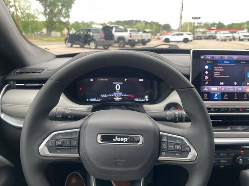 Used 2025 Jeep Compass Limited w/ Elite Group image 25