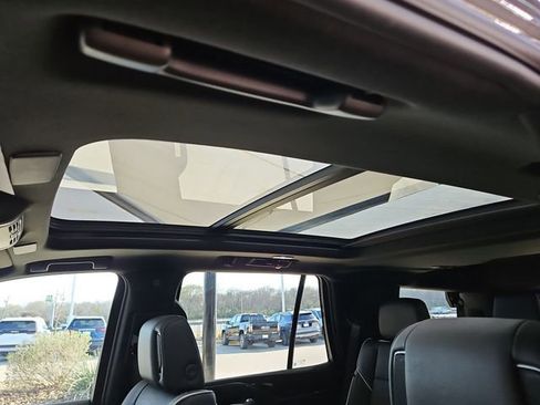 Certified 2024 Cadillac Escalade Premium Luxury w/ Performance Package image 8