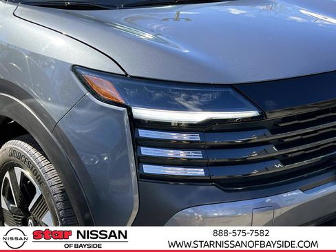 Used 2025 Nissan Kicks SV w/ SV Premium Package image 9