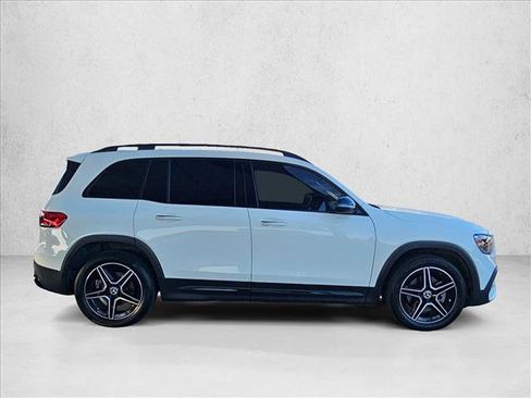 Used 2022 Mercedes-Benz GLB 250 4MATIC image 4