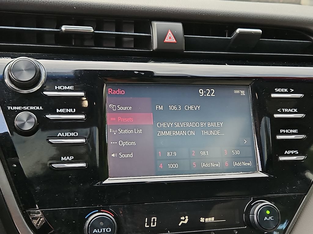 Used 2019 Toyota Camry SE w/ Convenience Package FWD image 17
