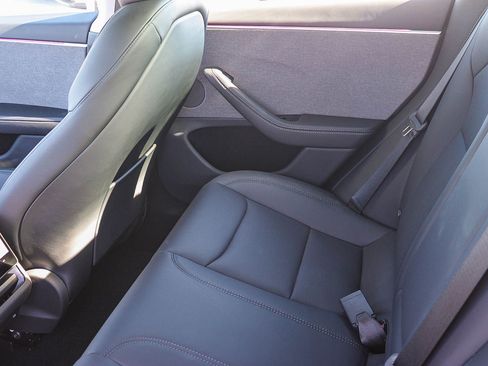 Used 2025 Tesla Model 3 Long Range image 19