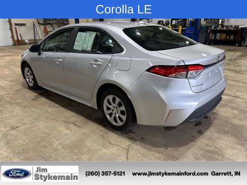 Used 2024 Toyota Corolla LE FWD image 5