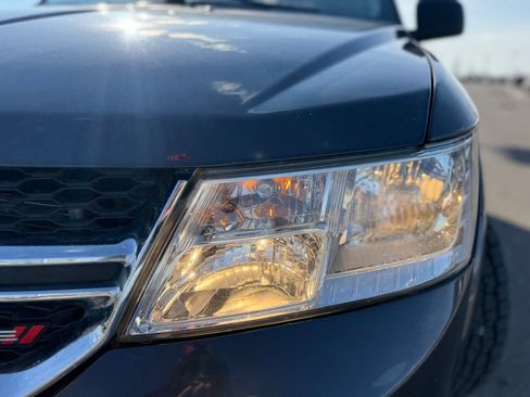 Used 2017 Dodge Journey SXT w/ Premium Group image 53