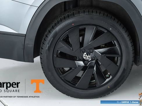 Used 2024 Volkswagen Atlas SE w/ Panoramic Sunroof Package FWD image 53