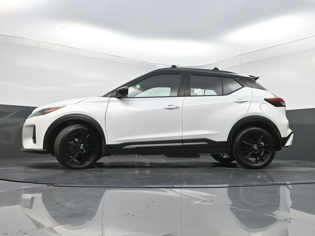 Used 2024 Nissan Kicks SR FWD image 25