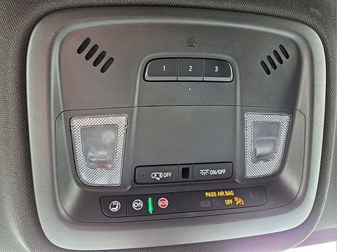 Used 2023 Chevrolet Traverse LT AWD/4WD image 22