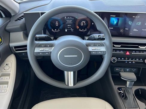 New 2025 Hyundai Sonata SE image 14