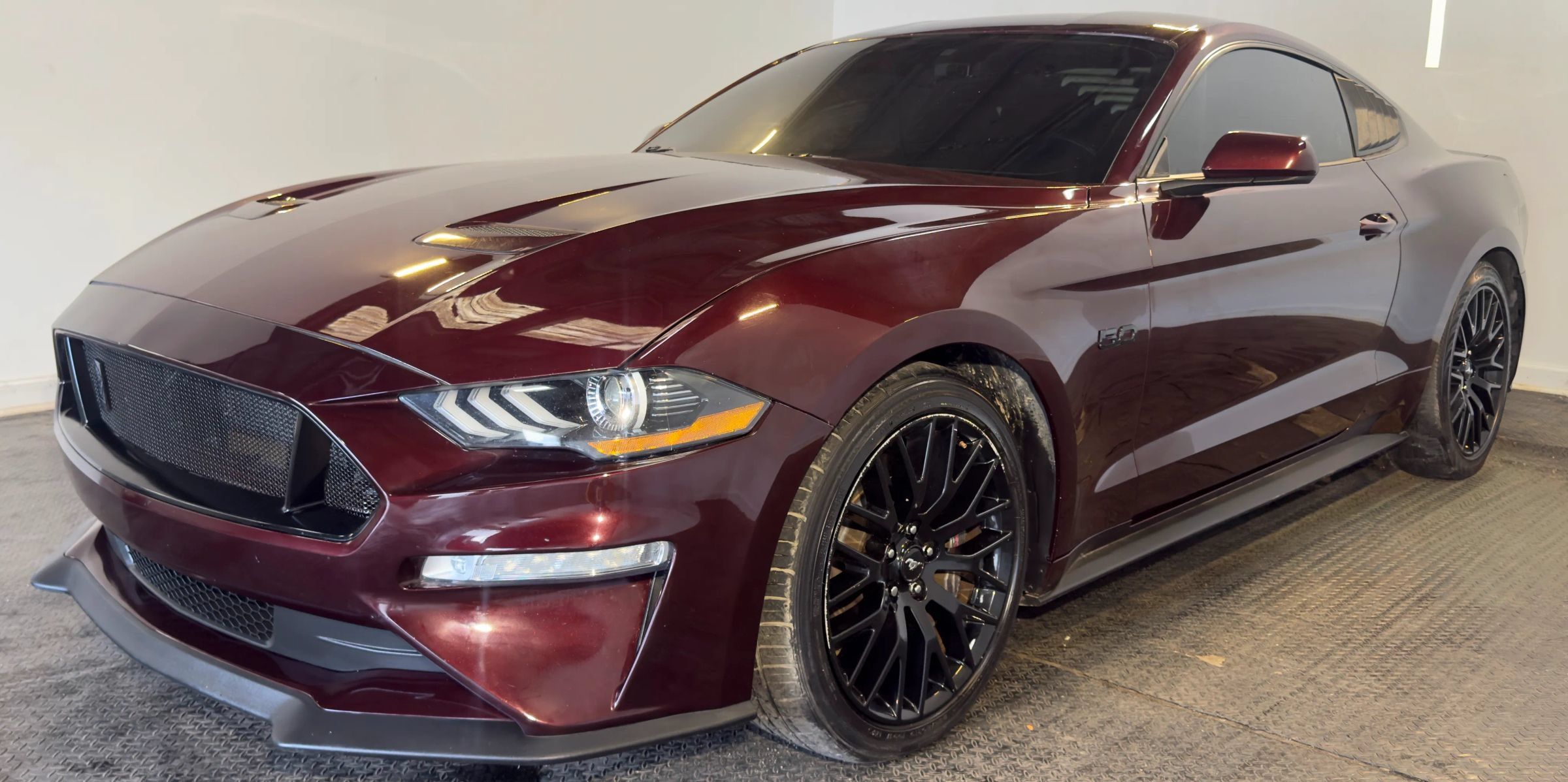 Used 2018 Ford Mustang GT w/ GT Performance Package RWD image 2