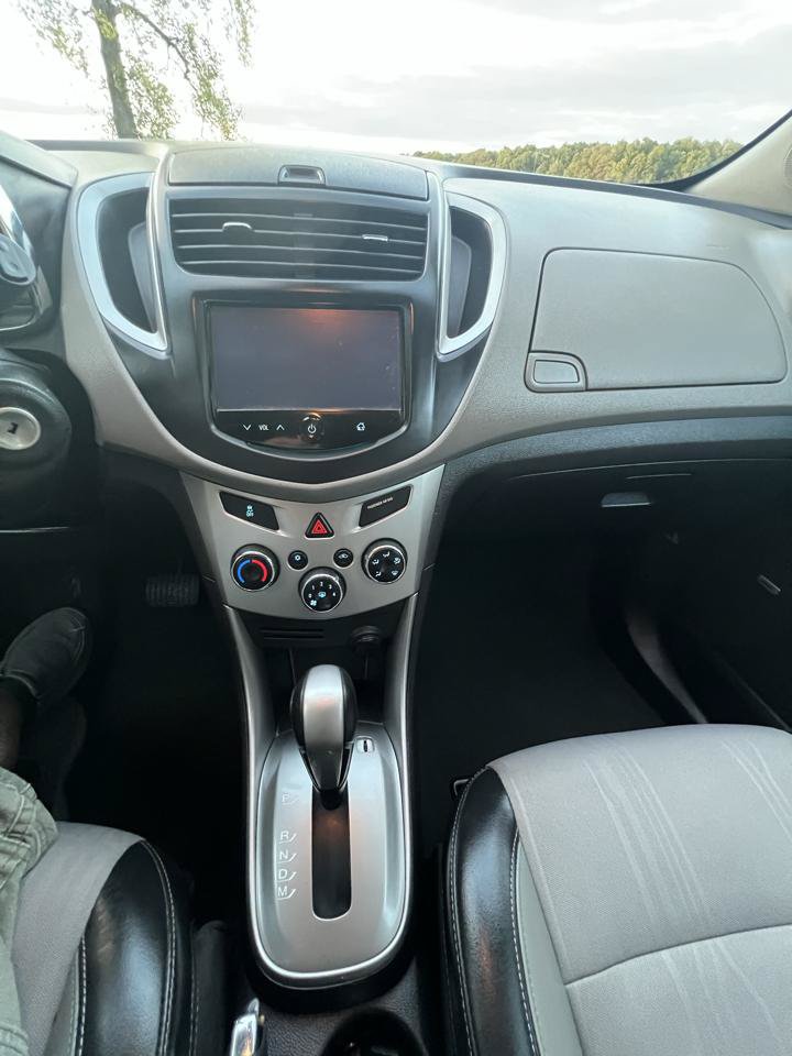 Used 2015 Chevrolet Trax LT w/ LT Sun and Sound Package FWD image 34