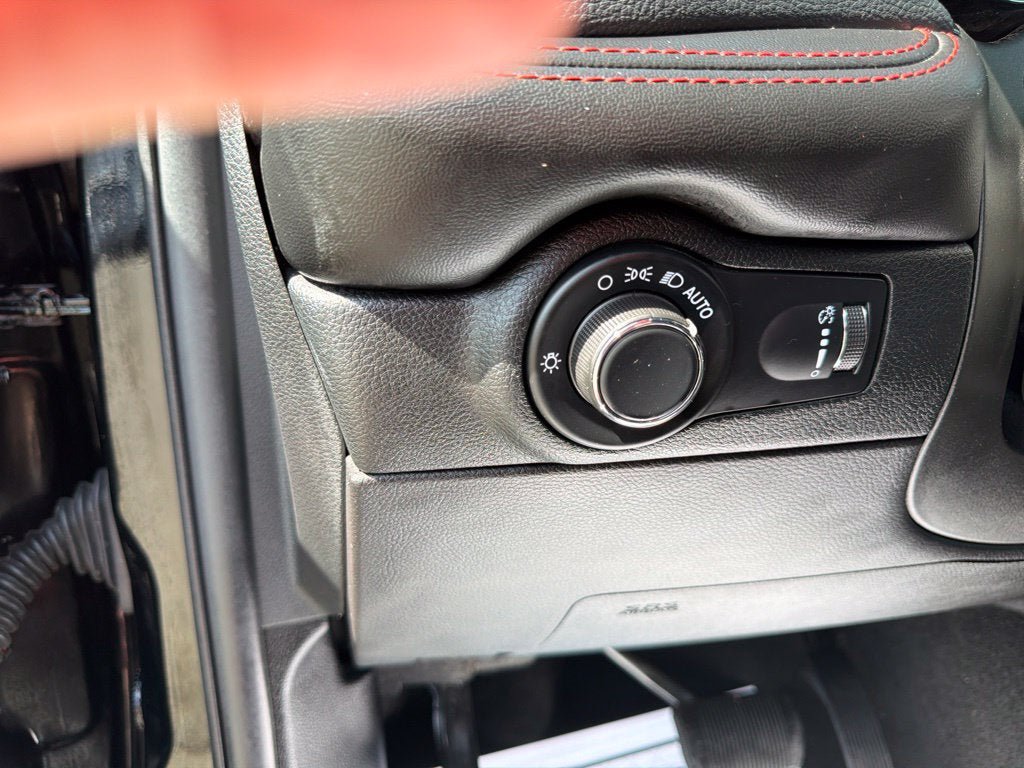 Used 2023 Dodge Durango GT AWD/4WD image 17