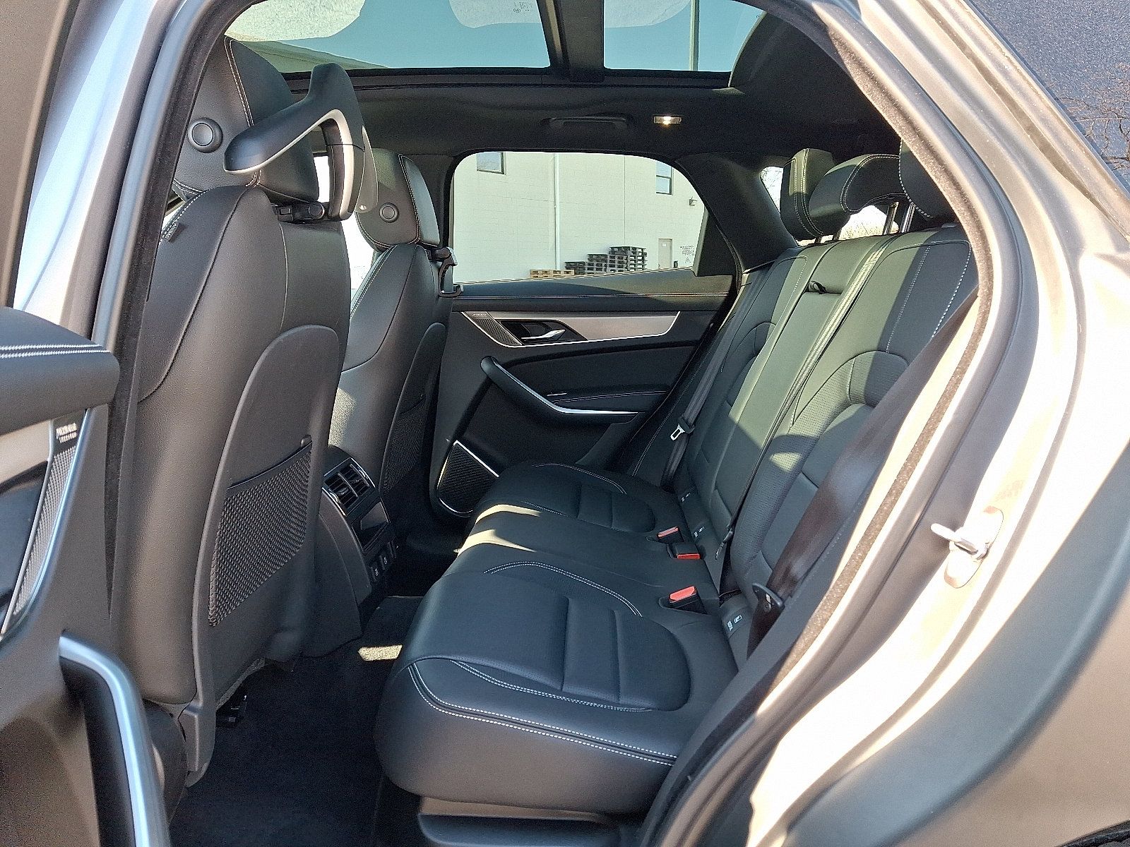 Used 2026 Jaguar F-PACE R-Dynamic S AWD/4WD image 5