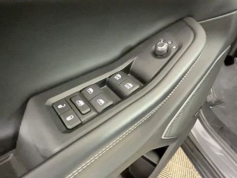 Used 2023 Jeep Grand Cherokee 4WD 4xe image 18