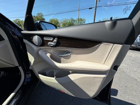 Used 2017 Mercedes-Benz GLC 300 4MATIC image 14