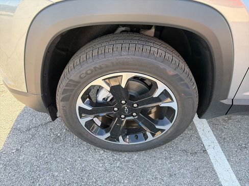 New 2026 Chevrolet Equinox LT FWD image 9