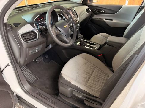 Used 2024 Chevrolet Equinox LS FWD image 2